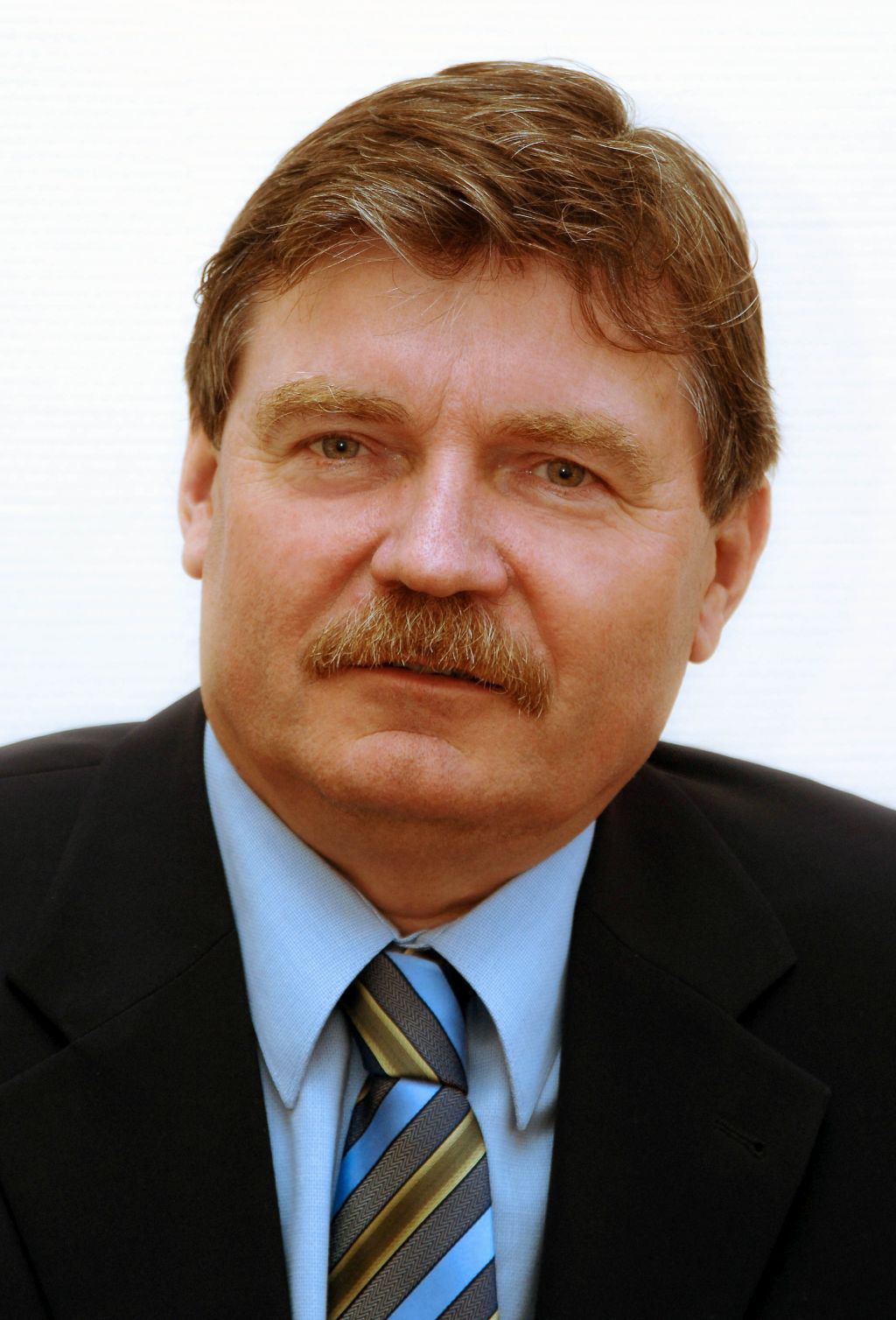 dr. Henczi Lajos, NEXON